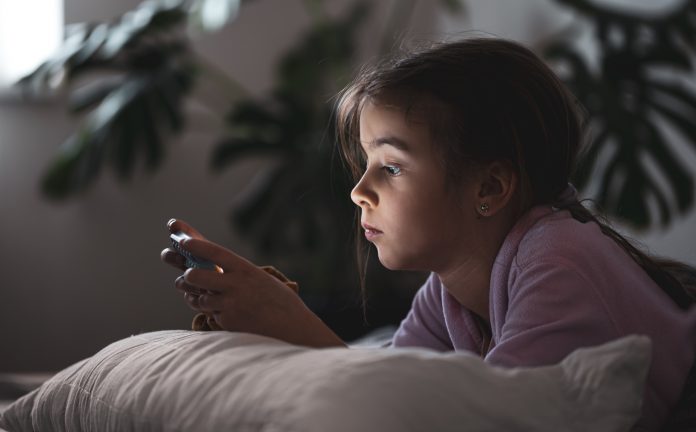 10 FAQ about online grooming - Read to protect your children NOW